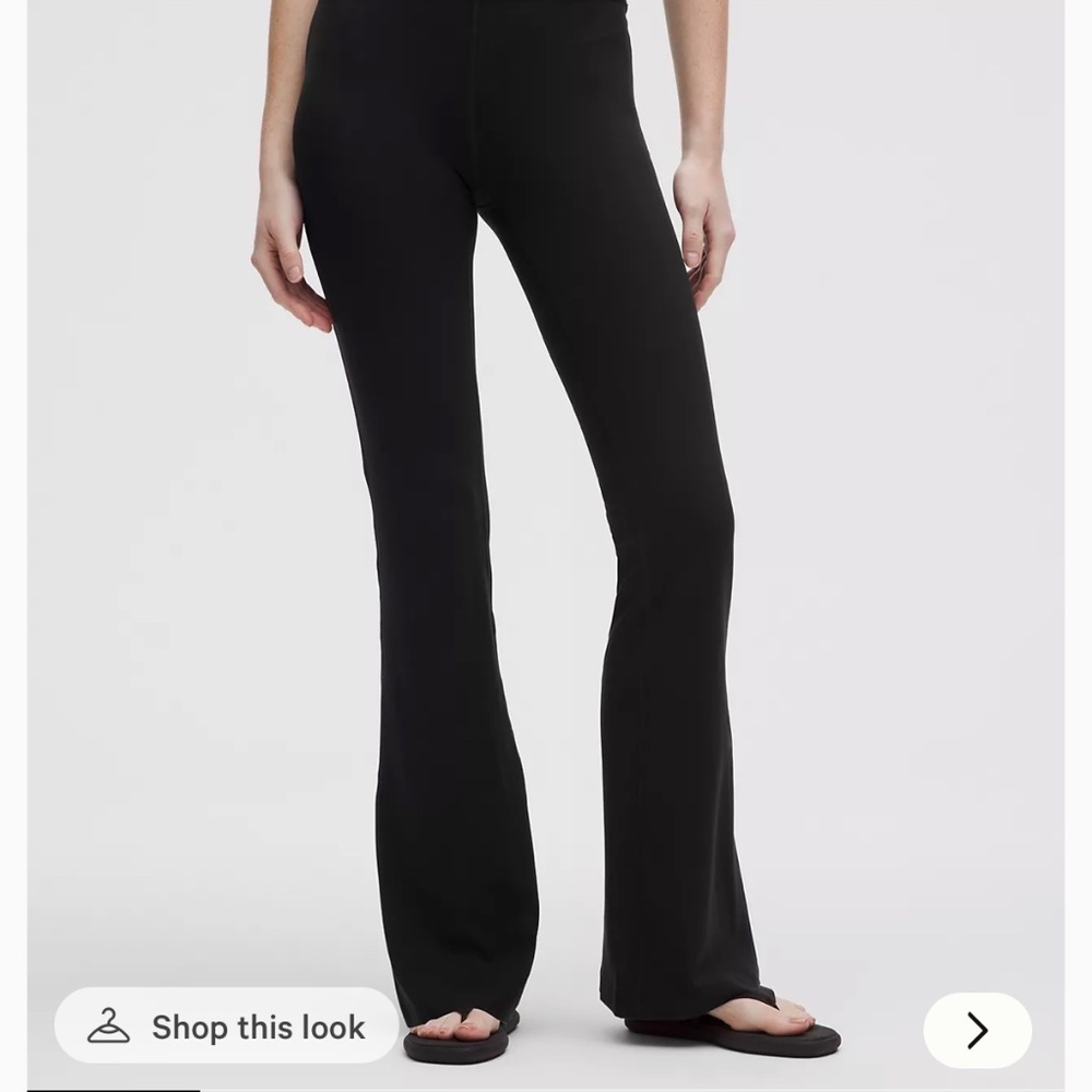 NWT Lululemon Groove SHR Nulu Flared Pant Size 4